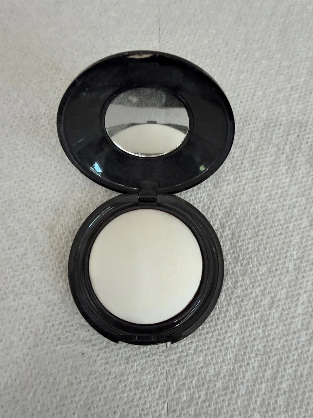 Pat McGrath Translucent Pressed Setting powder for under eye. Light like new